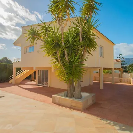 Corina - Plusholidays