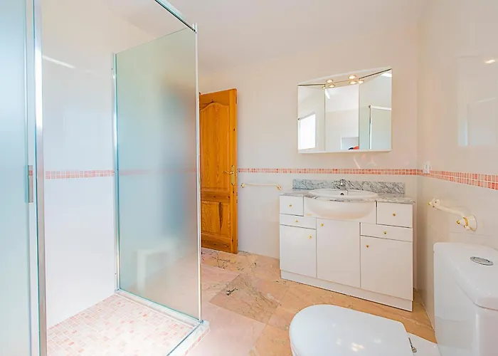 Corina - Plusholidays