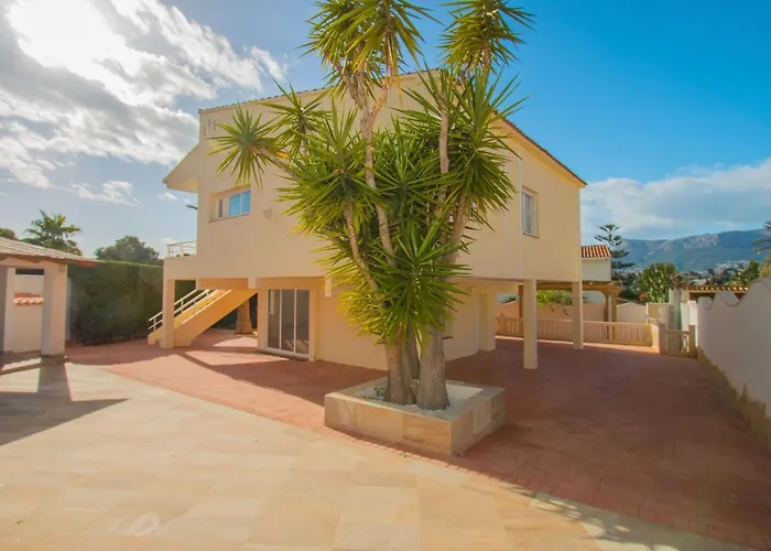 Corina - Plusholidays